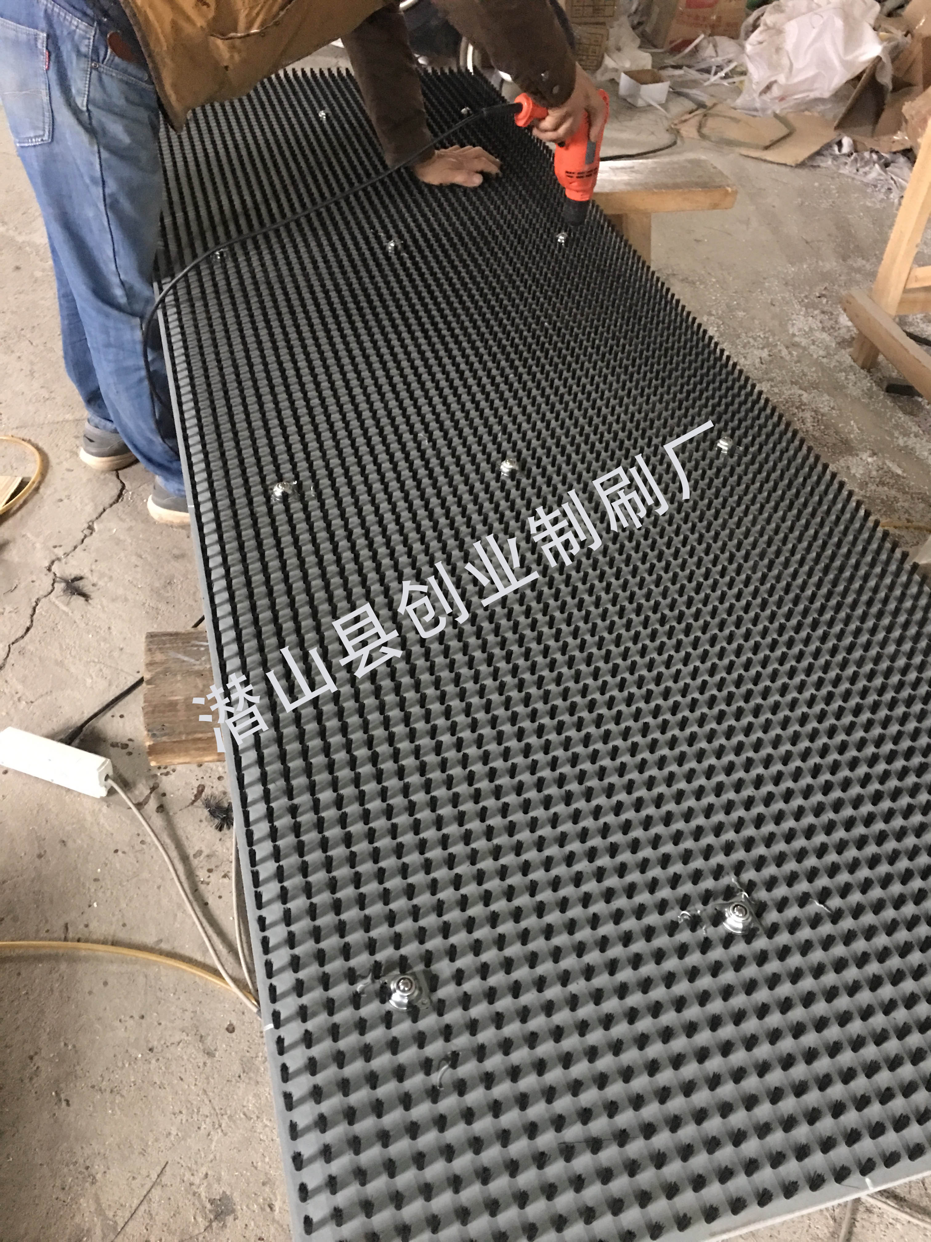 转塔冲床台面毛刷